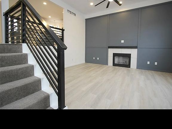 3rd image of 707 Brookside Dr