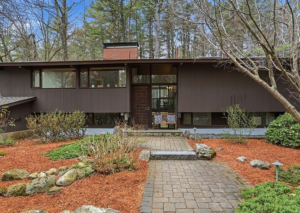 1st image of 384 River Rd
