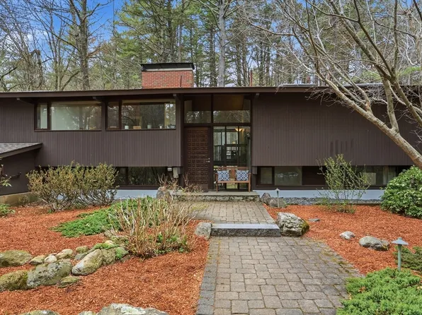 384 River Rd, Carlisle, MA 01741