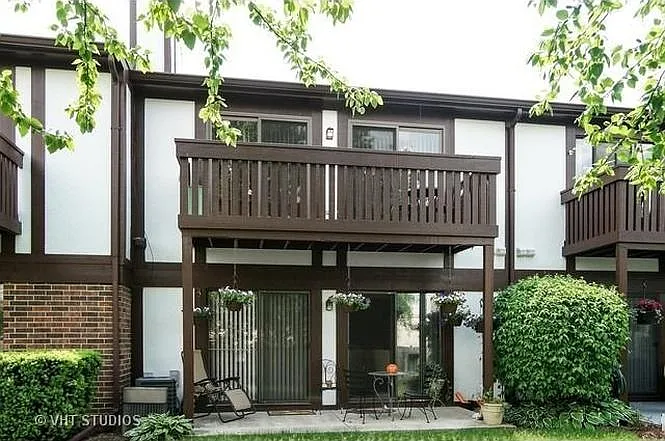 2 bed, 1000 sqft, $2,100 — Photo 3