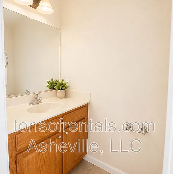 28 Rotunda Cir — Photo 7