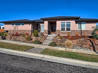 460 Belvedere Dr, Redding, CA 96003