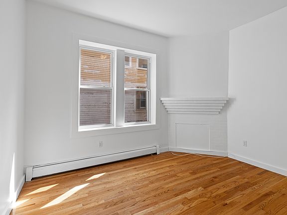 3rd image of 374 Orchard St APT 3