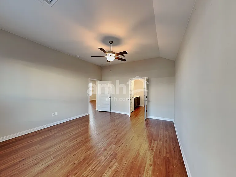 8010 Dampton Ln — Photo 9