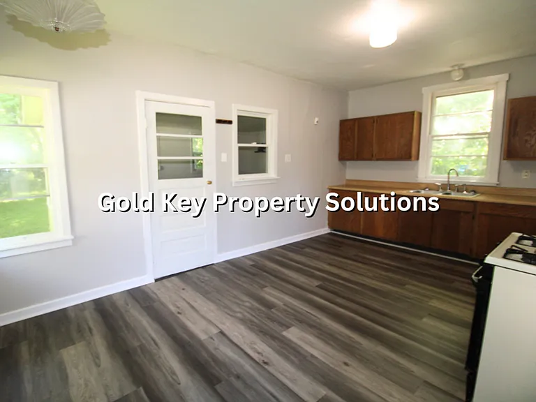1310 W 13th St — Photo 11