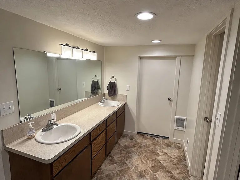 54 W 1 S — Photo 35
