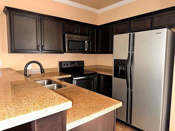 4th image of 7244 Barksdale Ln