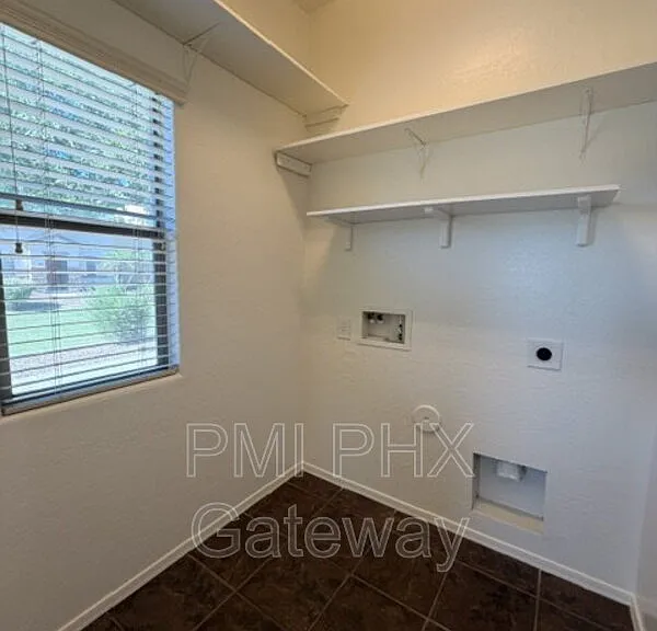 453 N Citrus Ln — Photo 5