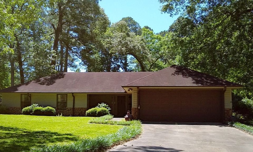 Front Drive and Entrance