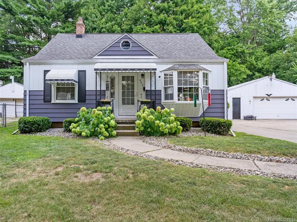 4602 Milton Dr, Flint, MI 48507