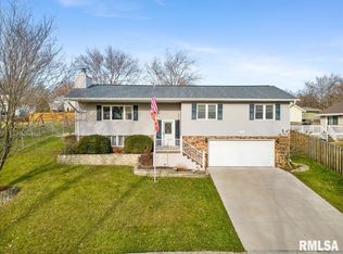 1447 35th Ave, Moline, IL 61265