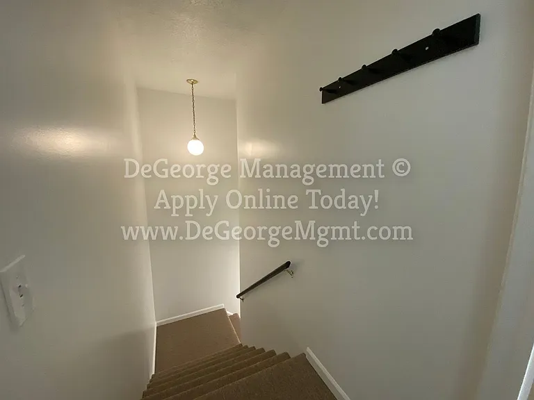 Burdick Estates Apartments — Photo 31