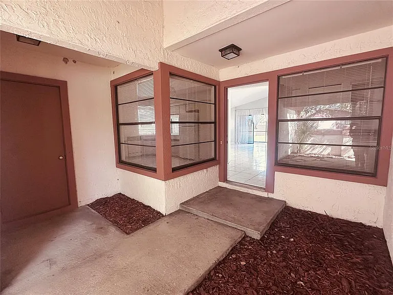 6256 Gardenview Ct — Photo 5