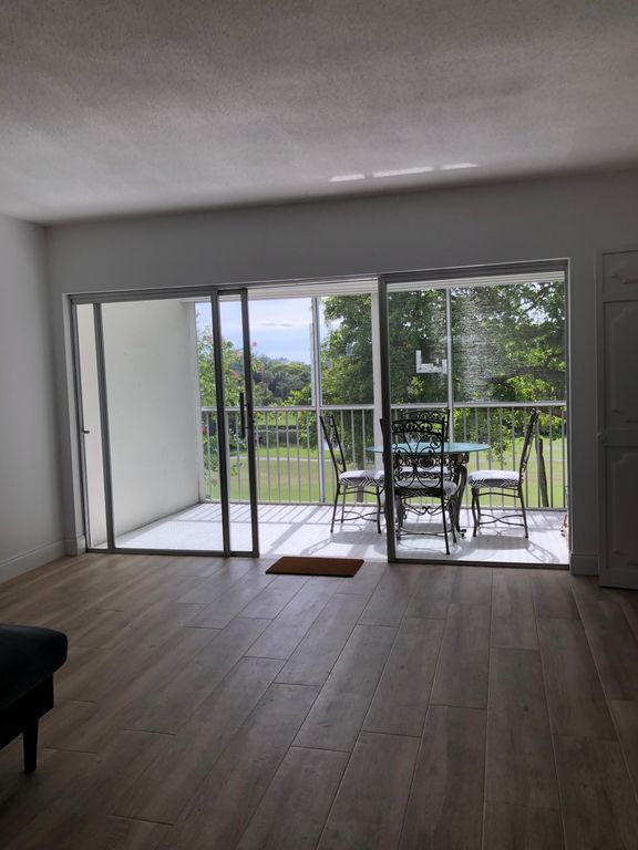 3050 N Palm Aire Dr APT 309, photo 8
