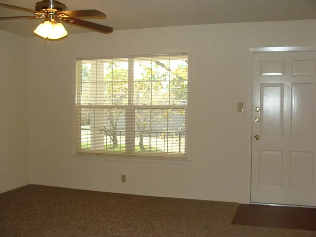 404 Neches St #G — Photo 4