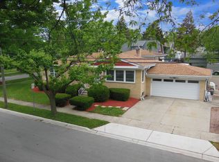 418 Holly Ct, Villa Park, IL 60181