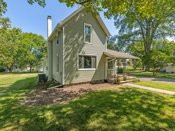 349 E Main St, Hopkins, MI 49328