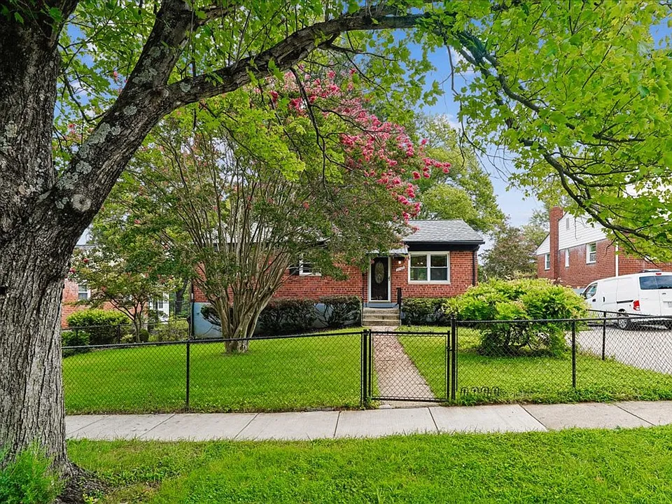11705 Ashley Dr