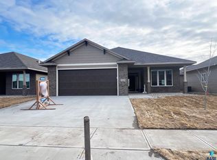 1508 S Meadowland Ave, Sioux Falls, SD 57106