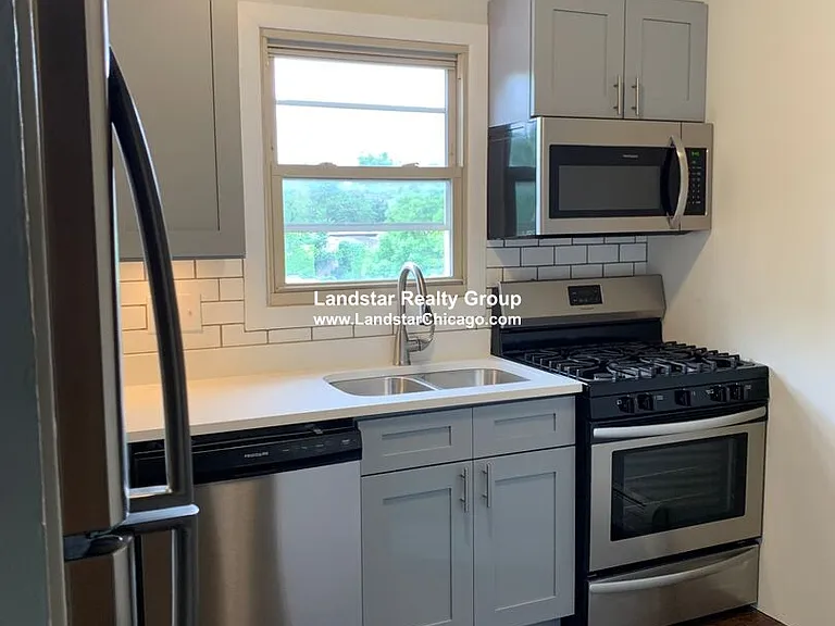 7319 N Rogers Ave #201 — Photo 3