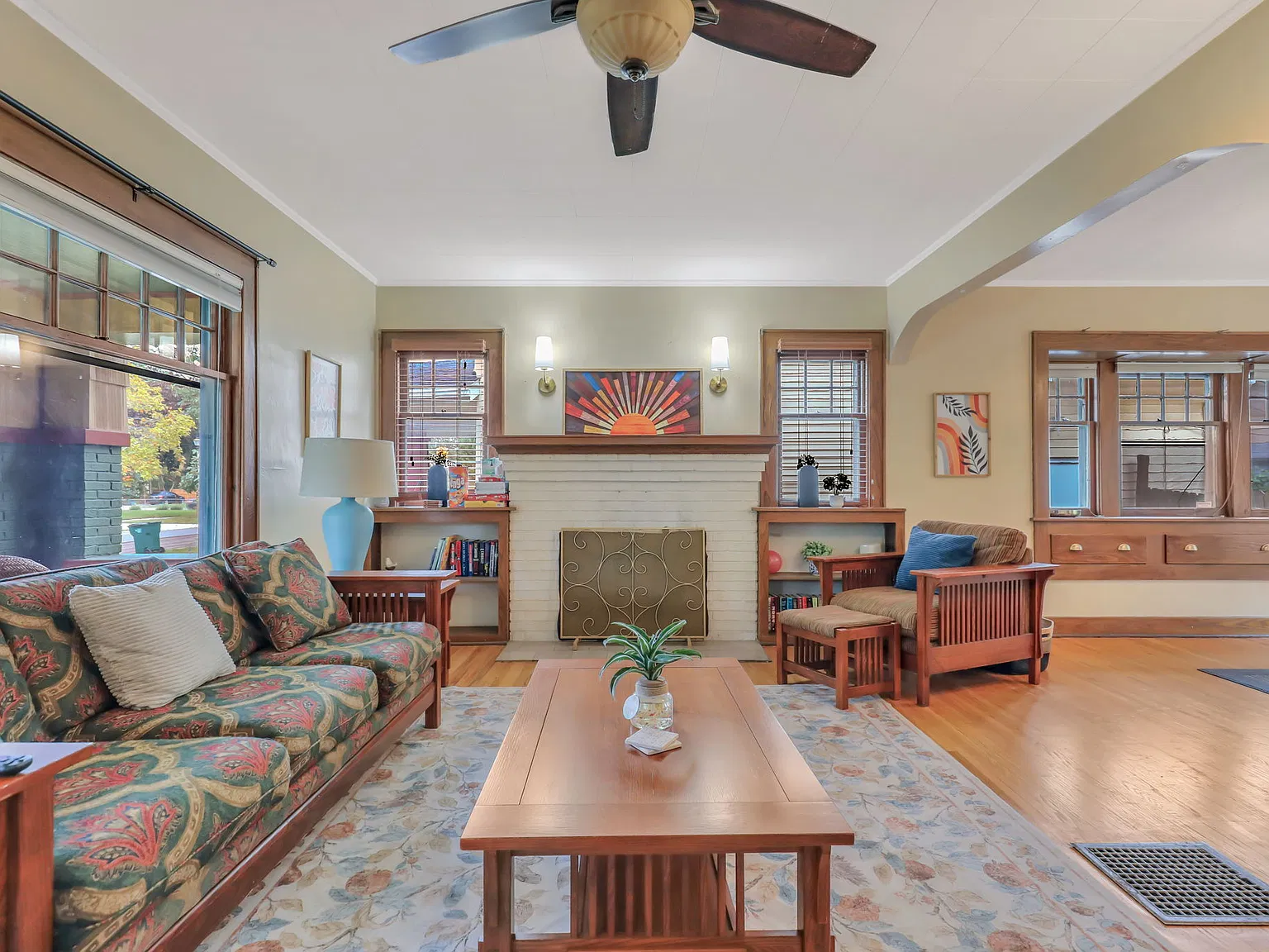 Craftsman Home in Lansing King Size Bed Office — Photo 4
