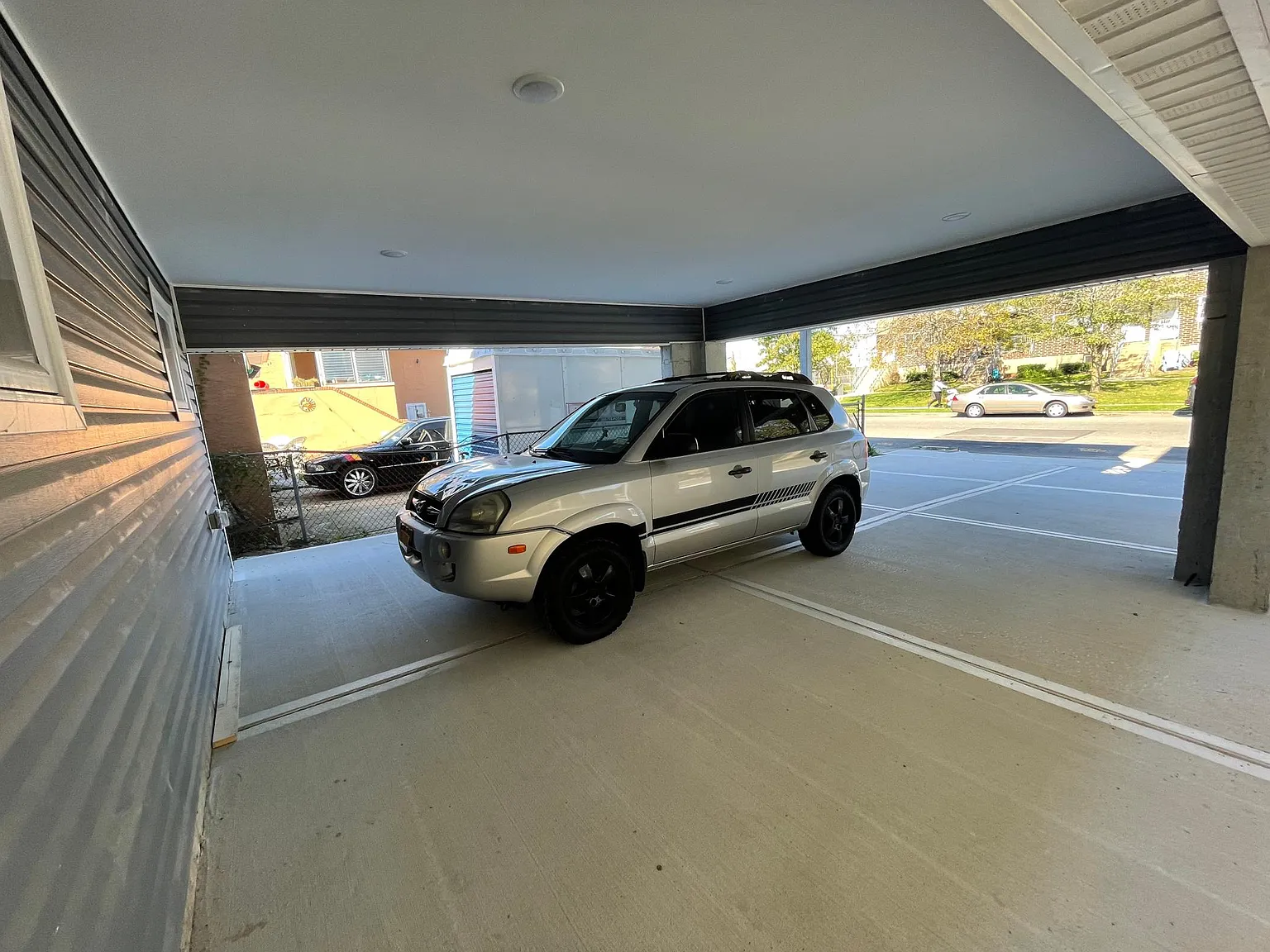 6 bed, 3000 sqft, $6,000 — Photo 3