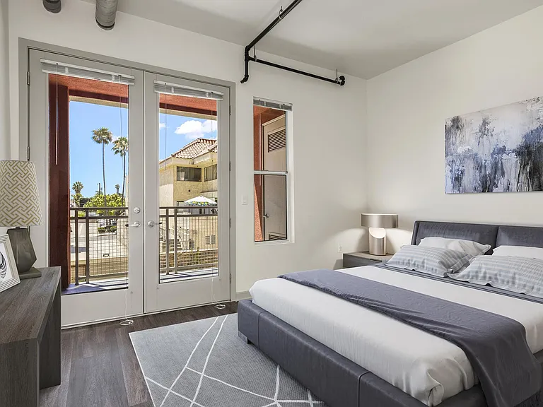 San Pedro Bank Lofts — Photo 13