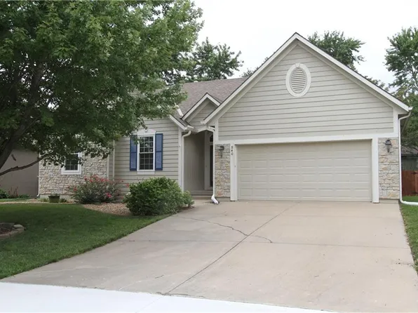 840 E Lanesfield St, Gardner, KS 66030