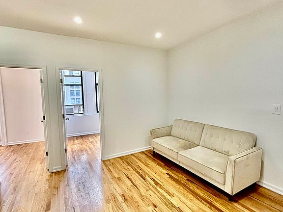 2nd image of 11 Maiden Ln APT 8B