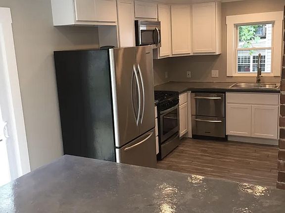 3rd image of 131 Grant Ave