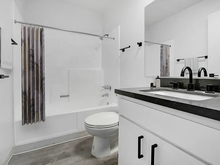 Keystone Apartments — Photo 20