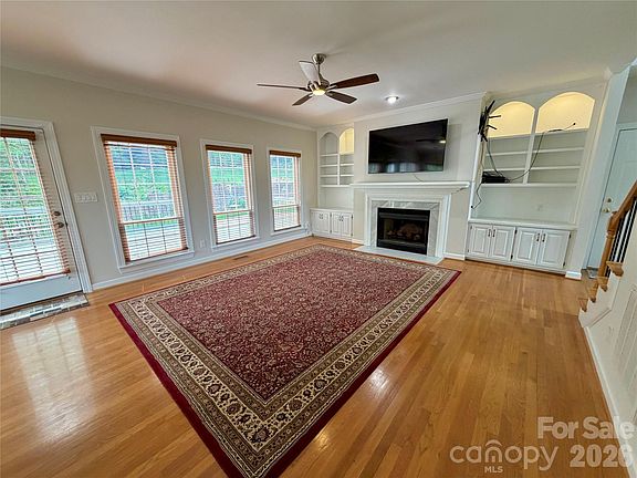 5th image of 5954 Rathlin Ct NW