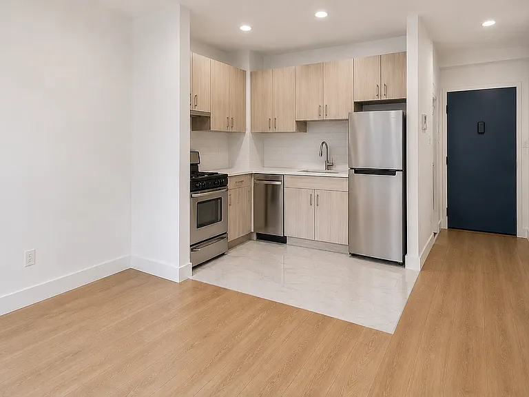 213 E 37th St #2F — Photo 8