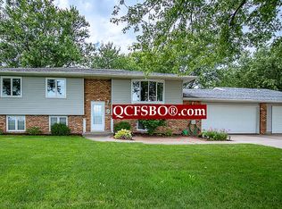 340 S Cody Rd, Eldridge, IA 52748