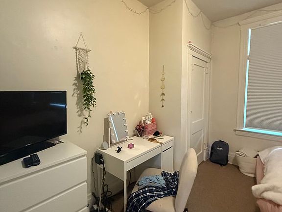5th image of 27 Welsford St APT 1