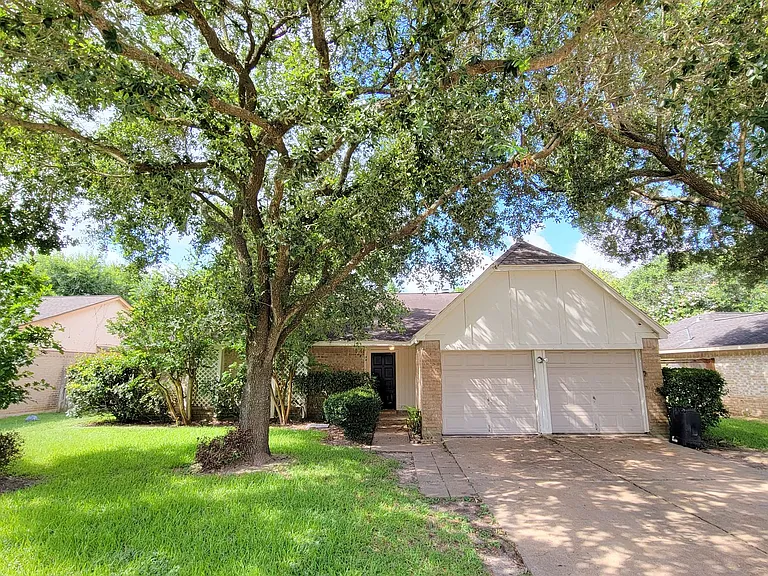 19407 Spanish Needle Dr — Photo 1