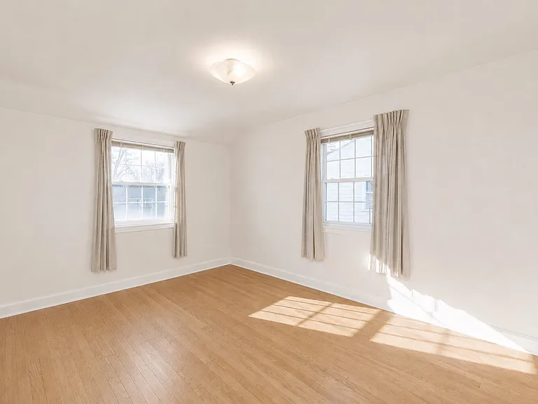 13 Potter Ct — Photo 3