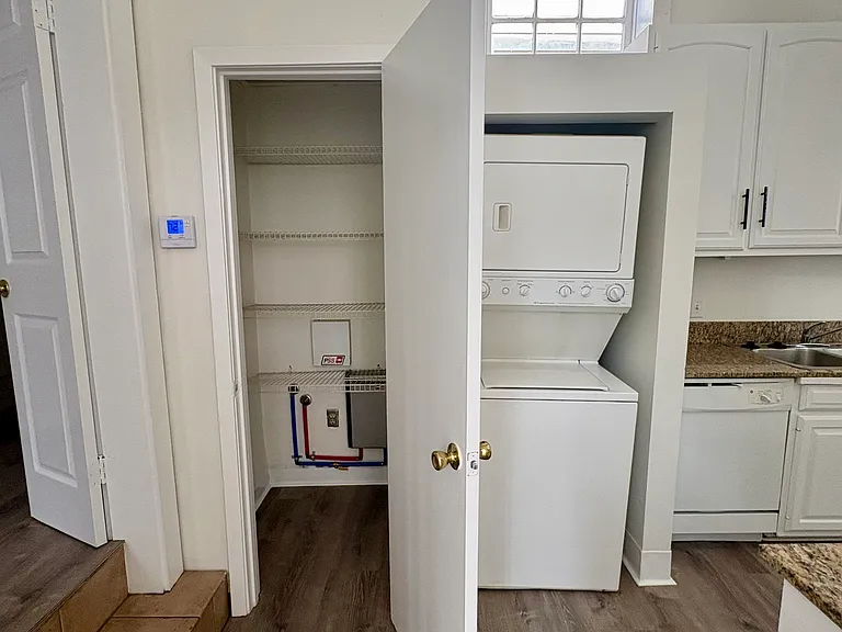 7813 Oak St — Photo 14
