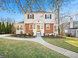 2700 Spencer Rd, Chevy Chase, MD 20815