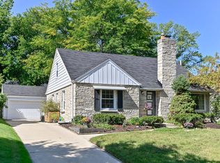 2571 N 95th St, Wauwatosa, WI 53226