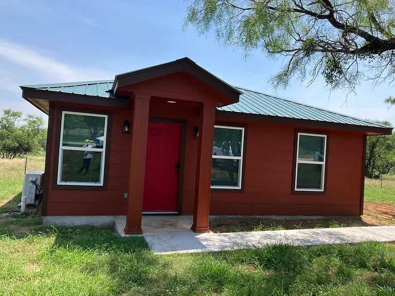 180 W Flag Creek Ranch Rd — Photo 2
