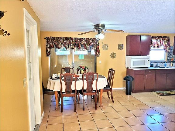 3rd image of 812 E Bougainvillea Ave