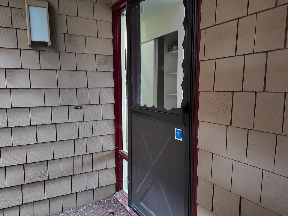 717 122nd Ave NE #B1