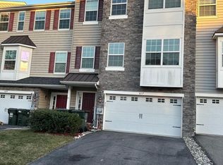 617 S Twin Lakes Blvd, Newark, DE 19711