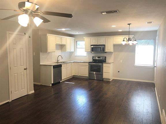 2nd image of 909 Bryan Dr