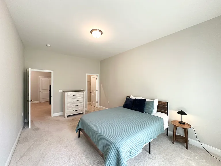 304 Fenella Dr #B — Photo 6