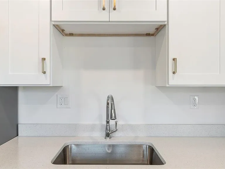 14919 N Bayshore Dr #1 — Photo 16