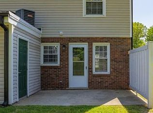 501 Greenbriar Rd APT C, Greensboro, NC 27405