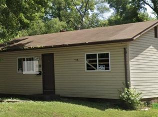 10428 Lord Dr, Saint Louis, MO 63136