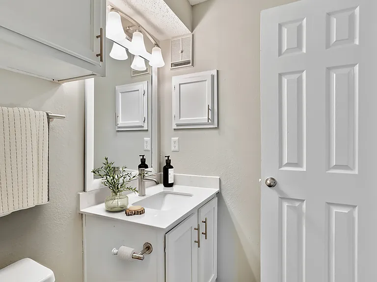 Estates at Las Colinas - U Renovation